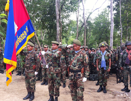 កម្ពុជា-ថៃរៀបចំពិធីដកកងទ័ព ចេញផុតពីតំបន់ ប្រាសាទ ព្រះវិហារ។  - ảnh 1